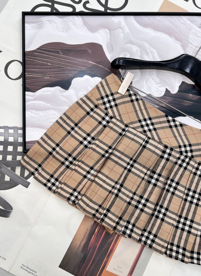 Burberry Women Burberry Vintage genuine — Premium Replica — photo 7
