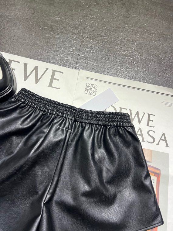 MM6 Women Daily Casual Commuting Elastic Sports Solid Color Composite Pebbled Leather Shorts and — AAA Quality Replica — photo 4