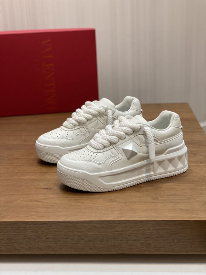 VALENTINO shoe Factory 2023 Valentino Garavani - Valentino Garavani 35-45 — Premium Replica — photo 4