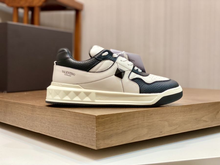 VALENTINO shoe Please contact the homepage for this multi-color detailed picture and real-life video — AAA Quality Replica — photo 3