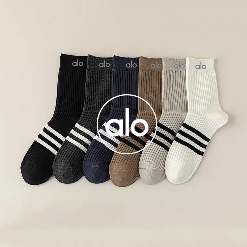 Alo accessories aloyoga autumn new socks mid-calf sports versatile autumn and winter striped high-top — AAA Quality Replica — photo 2