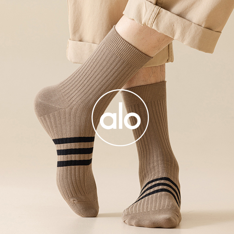 Alo accessories aloyoga autumn new socks mid-calf sports versatile autumn and winter striped high-top — AAA Quality Replica — photo 5