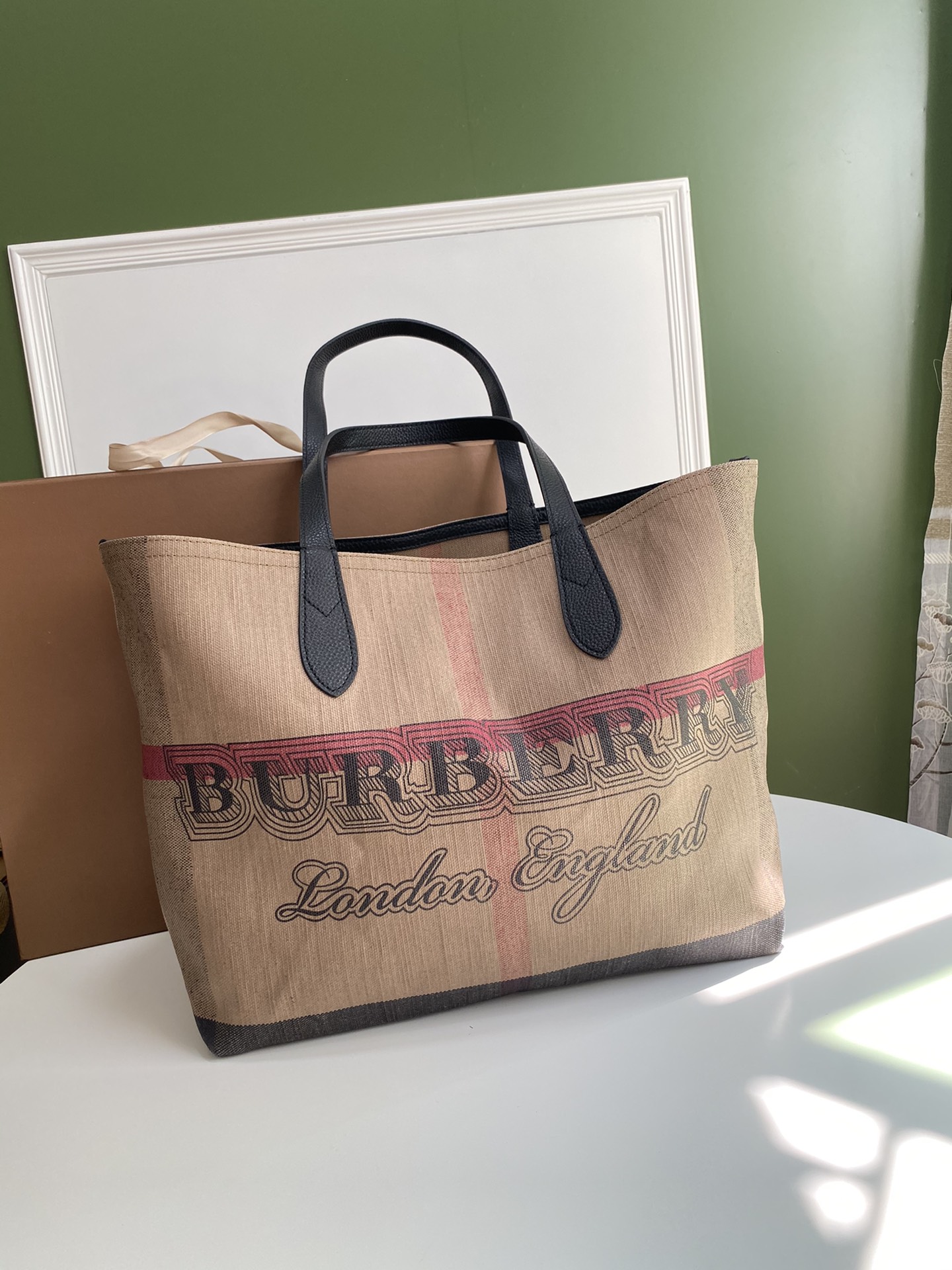 Burberry bag B’s pure original double-sided tote bag is made of coated plaid canvas. The random — AAA Quality Replica