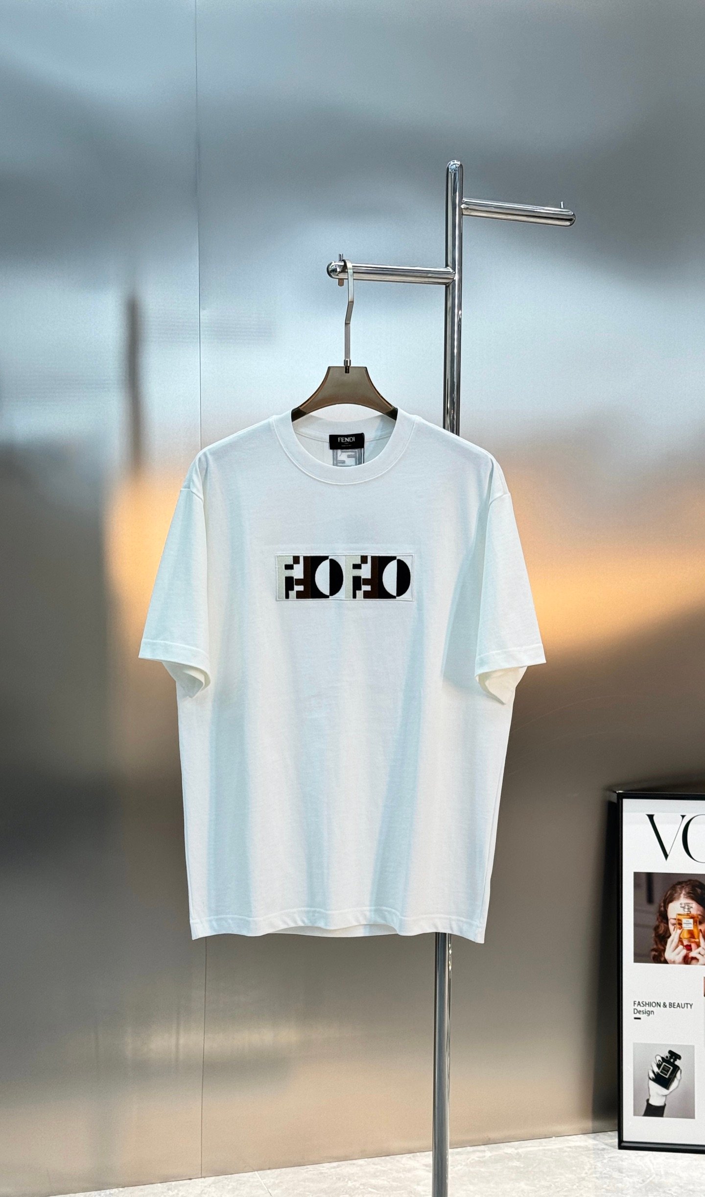 Fendi men 。 FENDI 26s FF T ， FF ， 3D 。 FF . ， ， 。 FF ， ， . ！ ： . . ：S-XL（175/145 M）