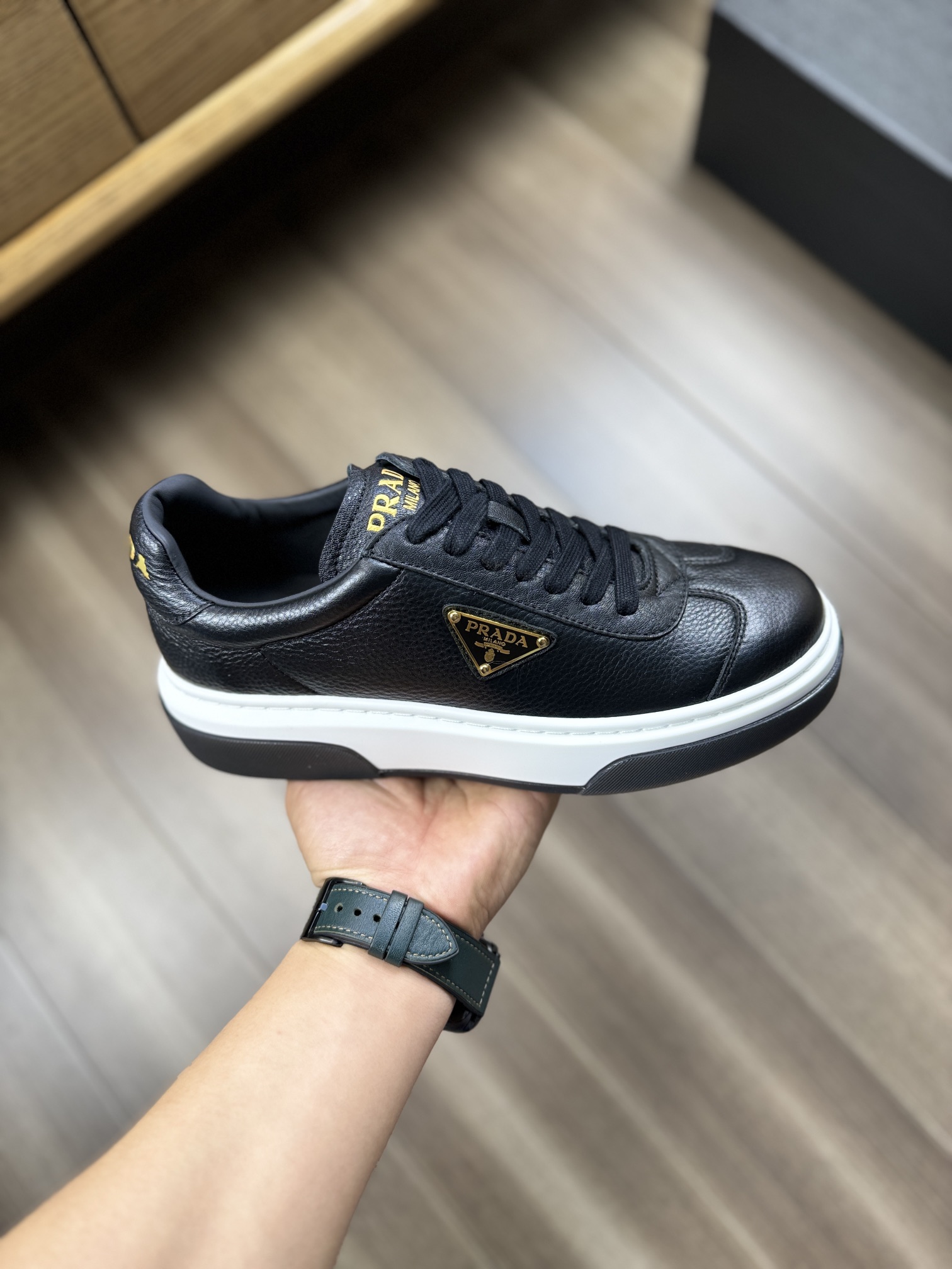 Prada shoe Please contact the homepage for this multi-color detailed picture and real-life video — 1:1 Replica