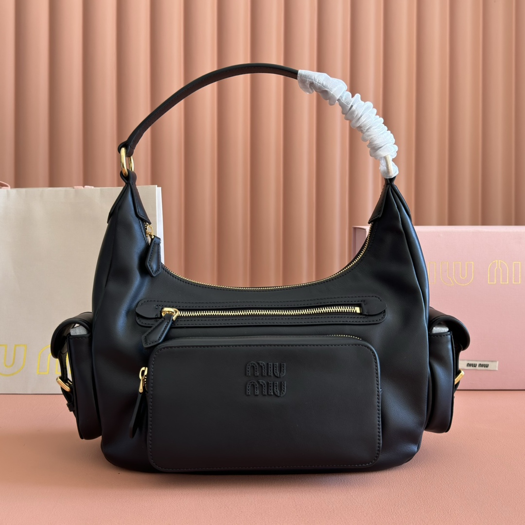 Miu bag Equipped with a full set of packaging at the counter]𝗠𝗶𝘂 𝗣𝗼? — AAA Quality Replica