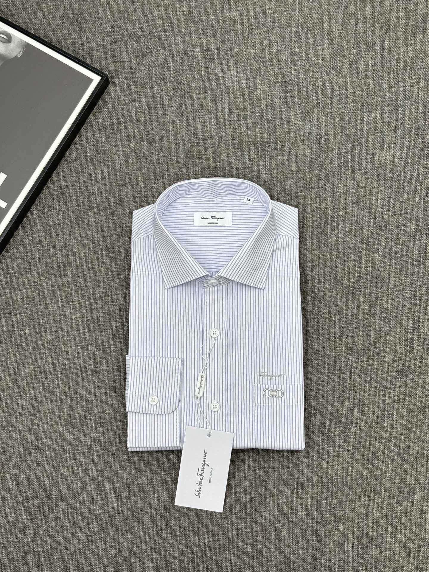 Ferragamo men classic business casual shirt with figure-shaped collar, high count, dark pattern, — 1:1 Replica For Sale