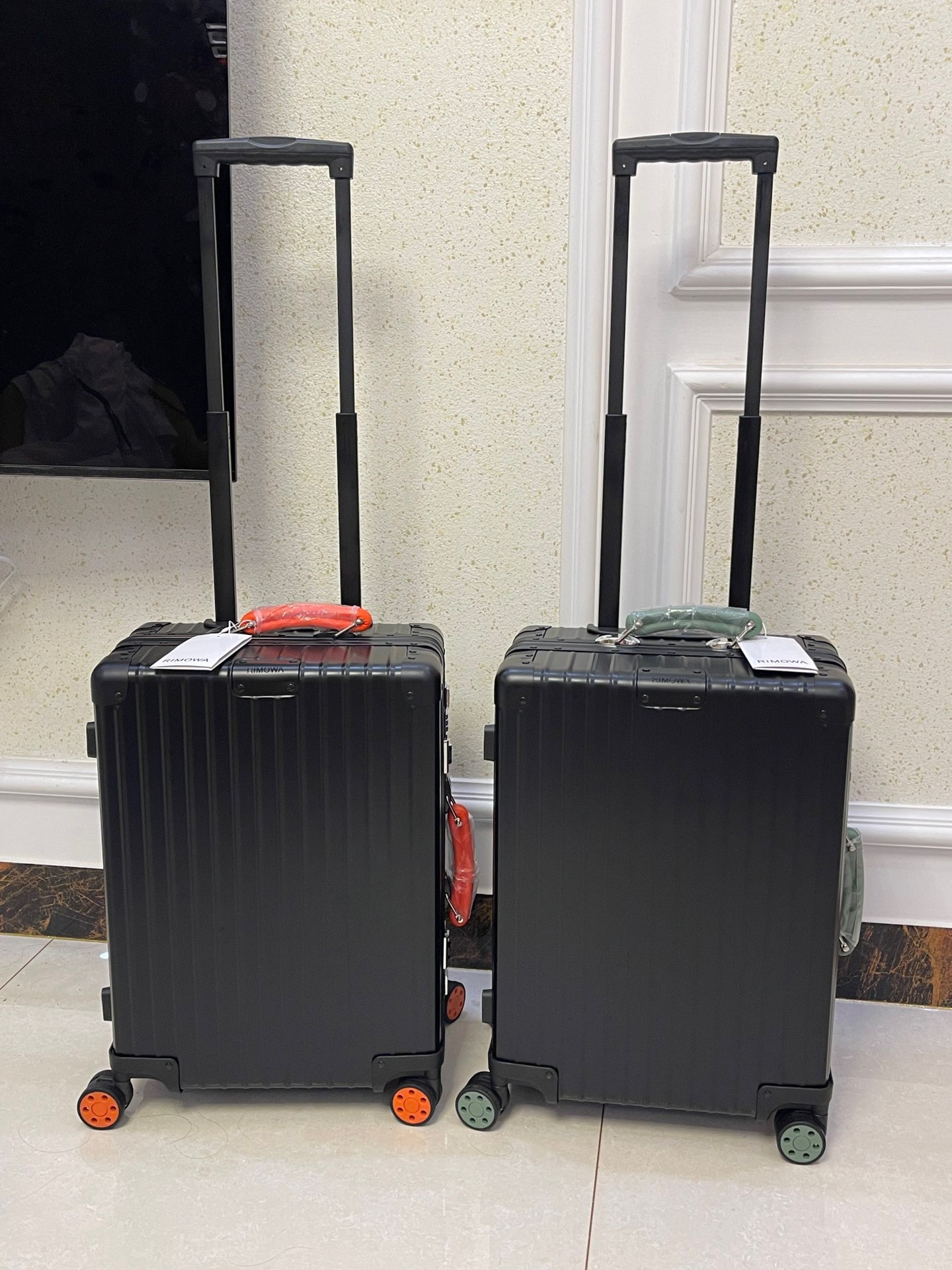 suitcase Colorful handles Carry-on suitcase Business suitcase Trolley suitcase Check-in suitcase — AAA Quality Replica