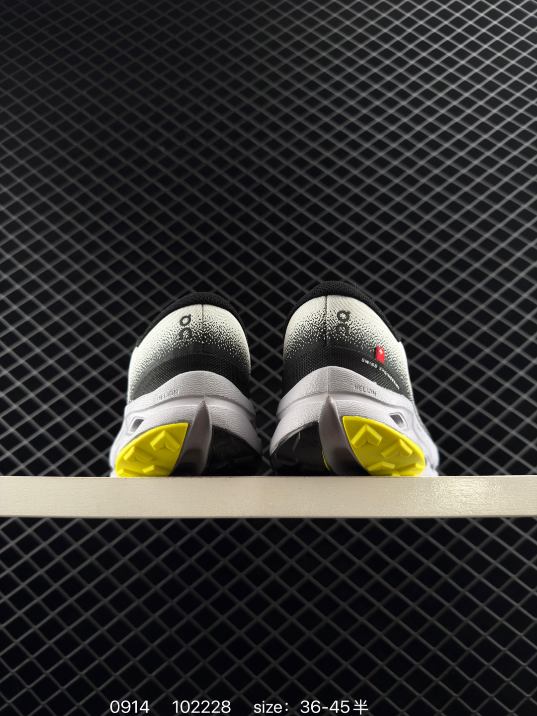On Cloudvista White Black Neon Yellow EU 36-45 Trail Shoe Trail Running Sneakers - Unisex BS-85495