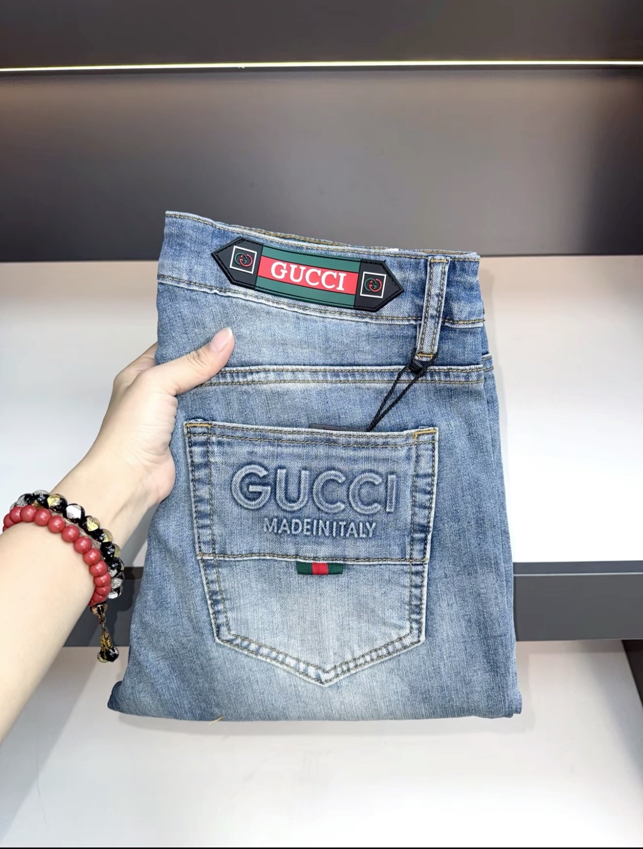 Gucci men stretch slim straight leg jeans, light color, frayed design, patch embroidery — Premium Replica