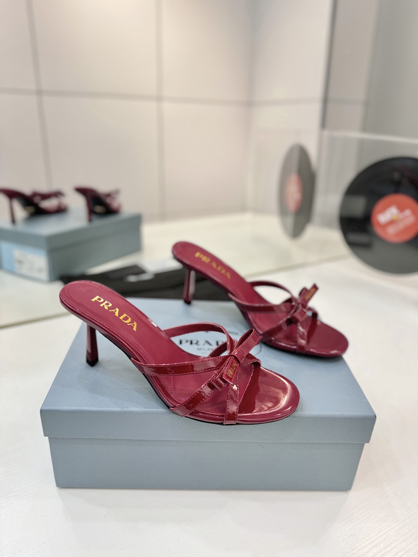 Prada women's shoes Factory price (patent leather ribbon bow) — 1:1 Replica For Sale