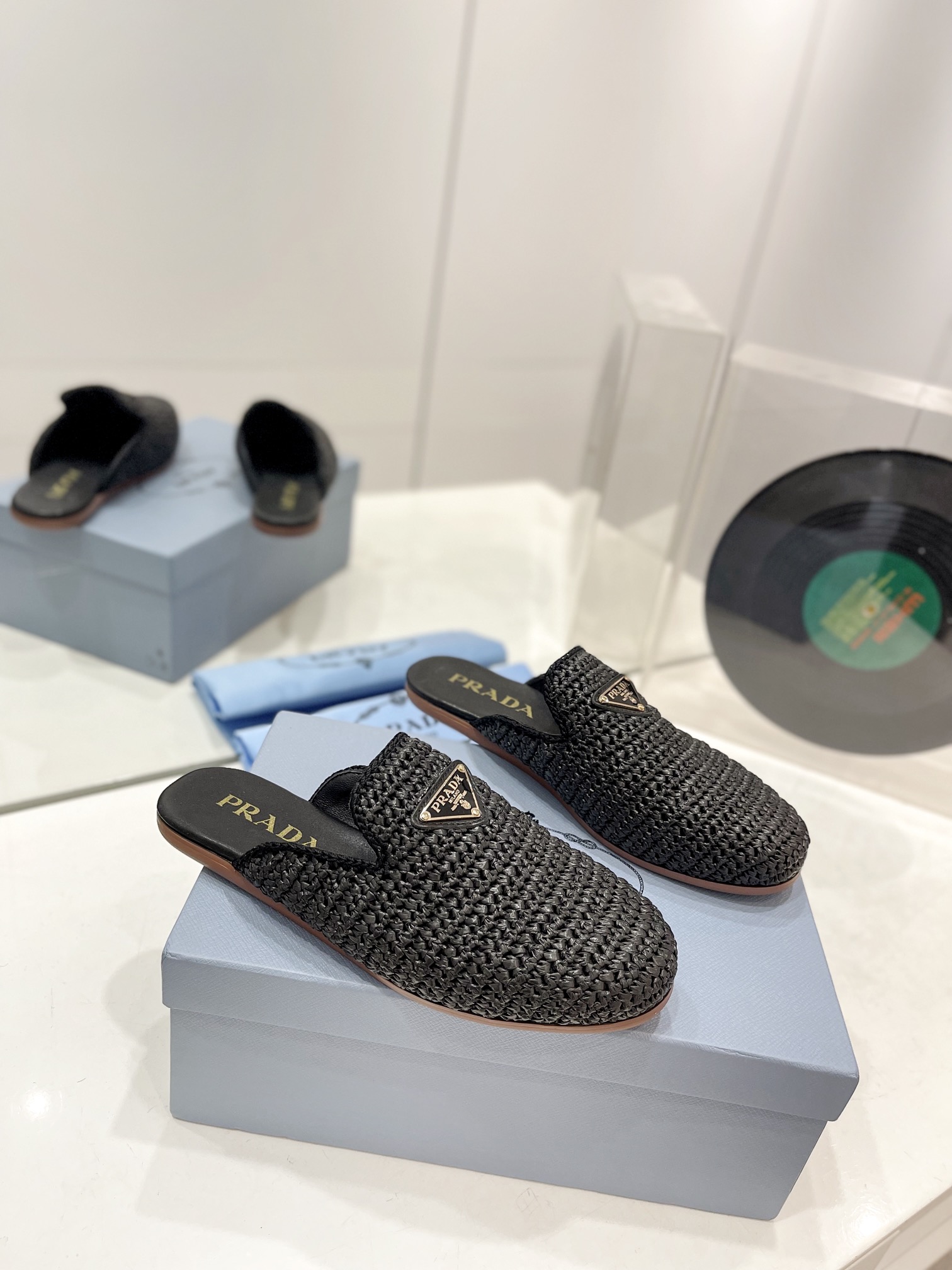 Prada women's shoes Factory price Prada New woven shoes and straw woven shoes! — 1:1 Replica