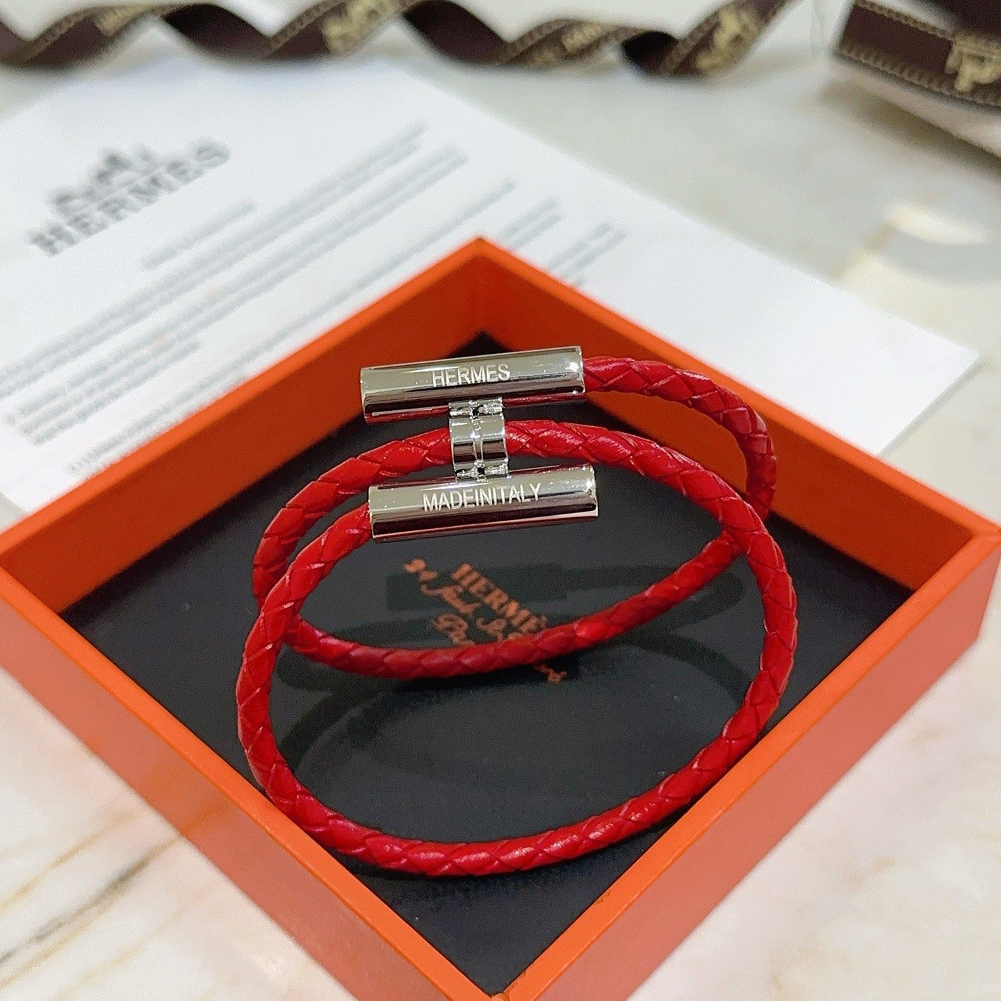 Pulseira Hermes Tournis Tresse Couro trançado vermelho hardware de metal prateado banhado a paládio T2 38 cm envoltório duplo