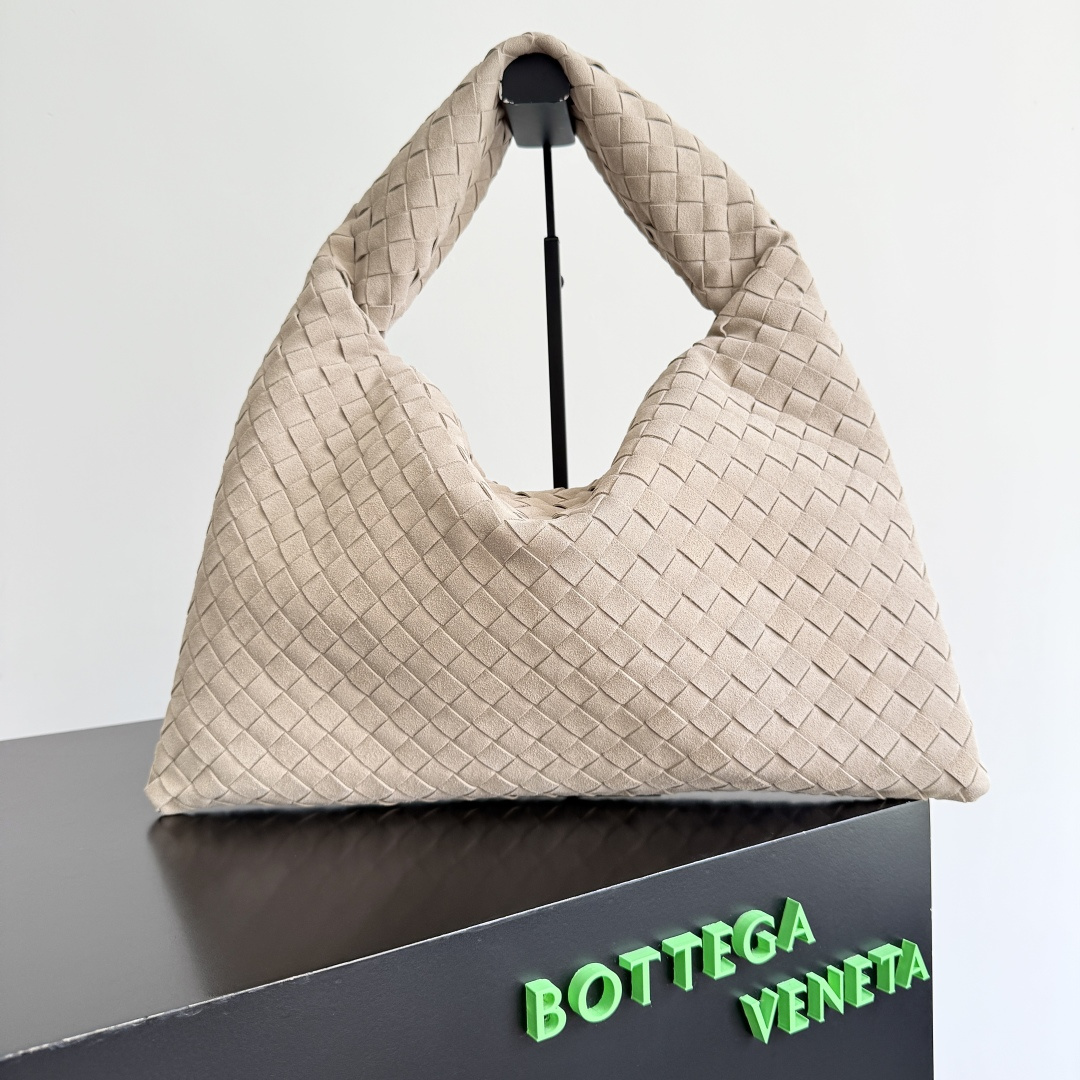 Bottega Veneta bag I seem to be obsessed with this BV bag recently The new Hop is really not too — AAA Quality Replica