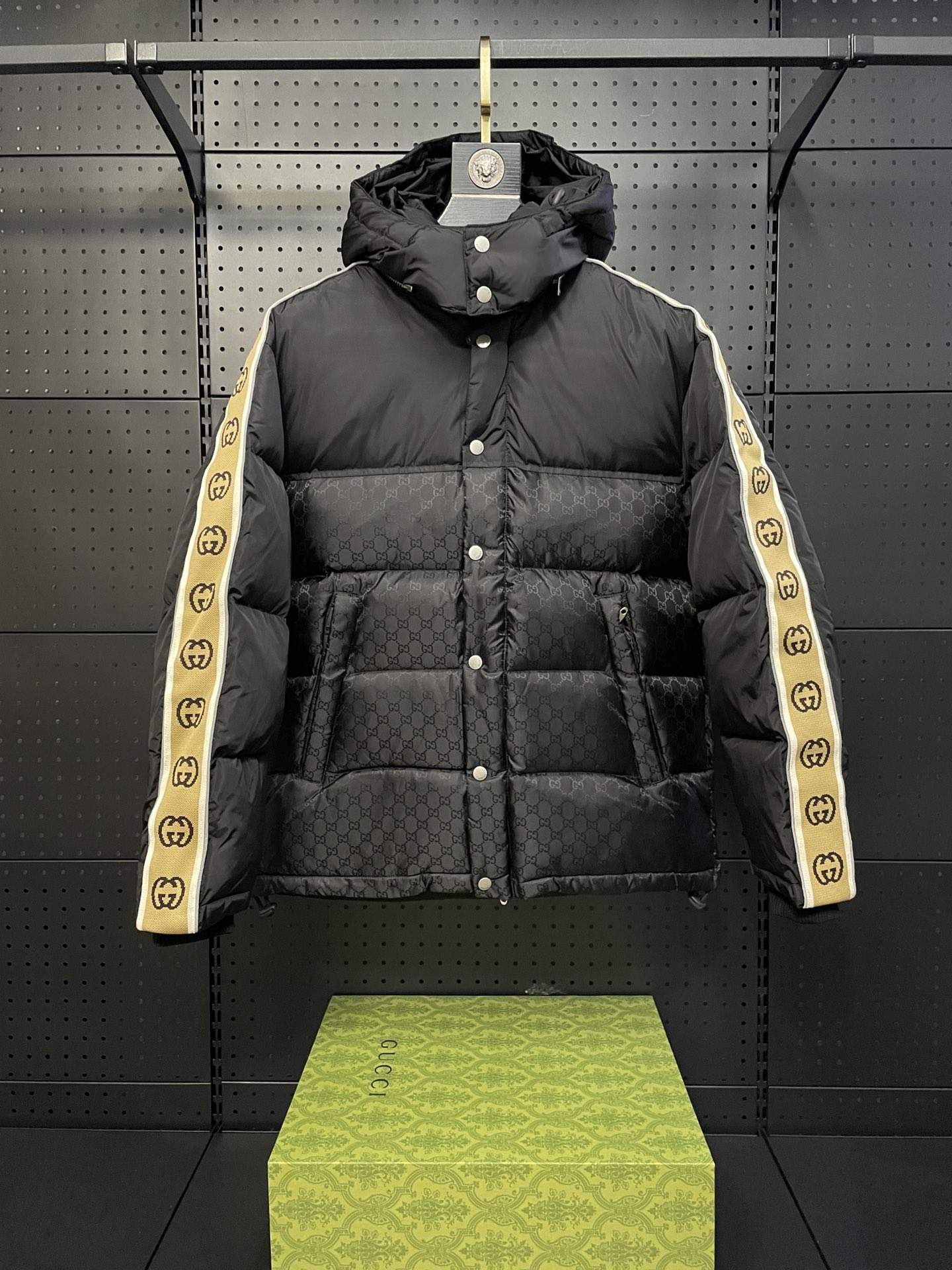 Gucci down jacket C Gucci | Gucci 2020 GG G — 1:1 Replica For Sale