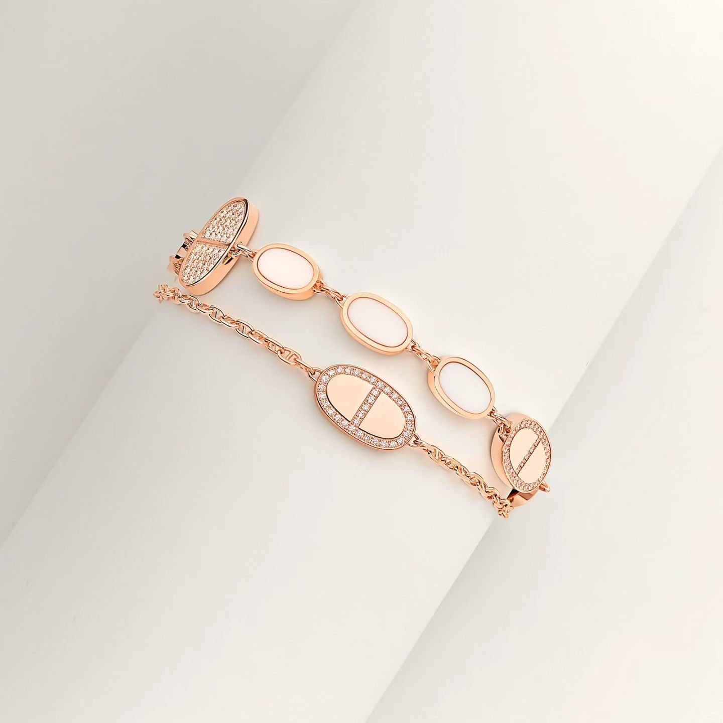 Bracciale Hermes Chaine d Ancre Verso in oro rosa 18 carati con madreperla bianca e diamanti trasparenti 17 cm