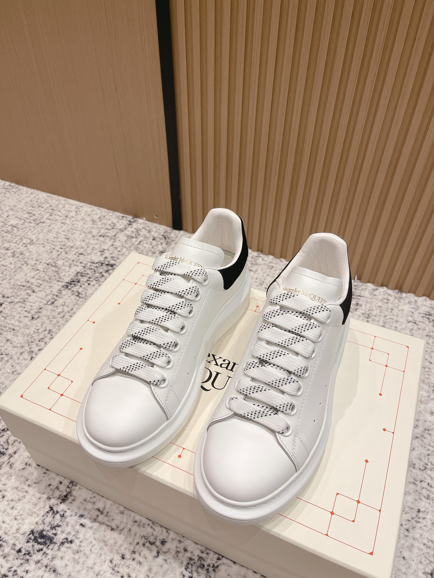 Alexander Mc Queen Women's Shoes Top version: Women’s model Men’s model — Premium Replica