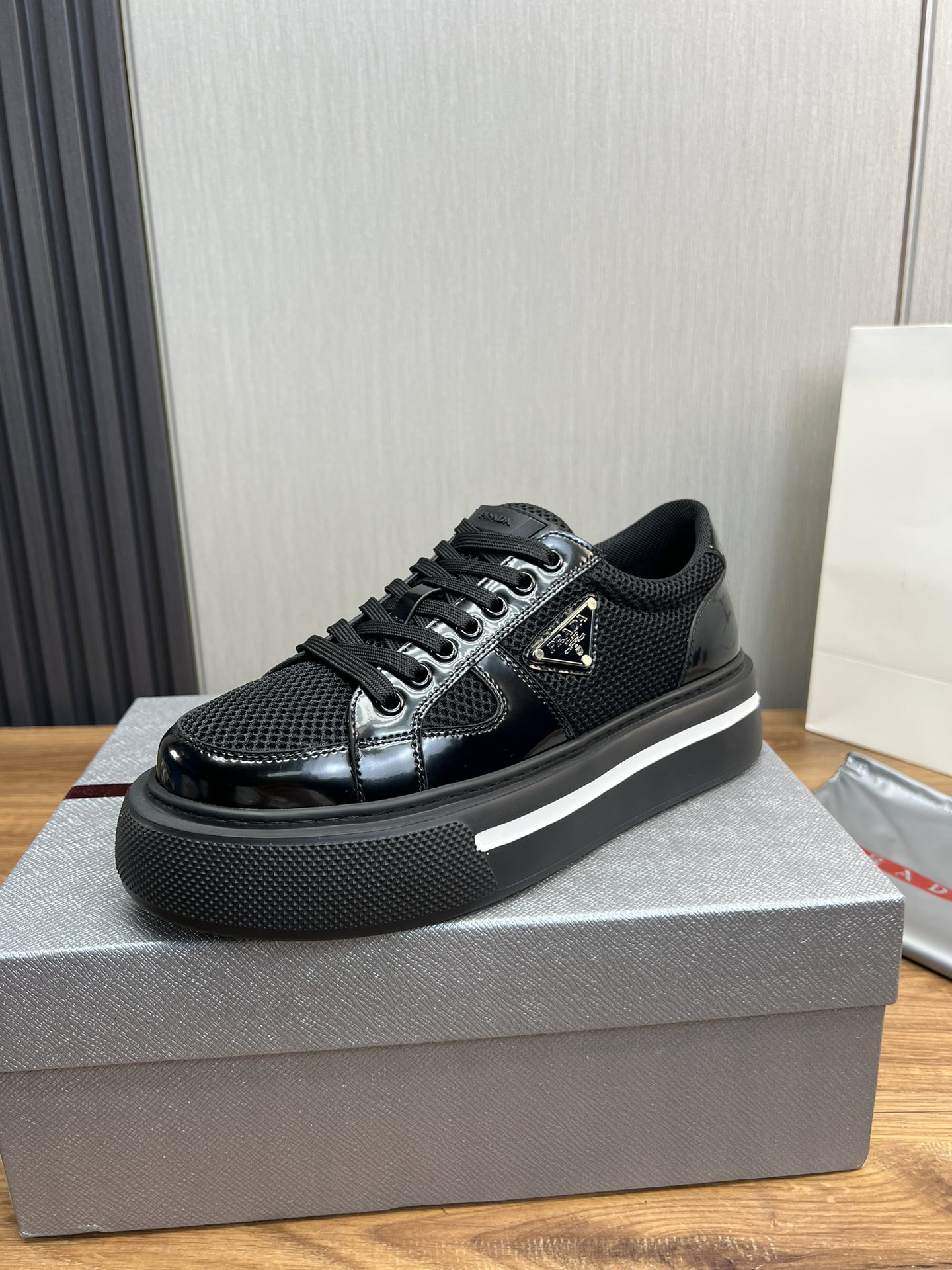 Prada shoe Please contact the homepage for this multi-color detailed picture and real-life video — AAA Quality Replica