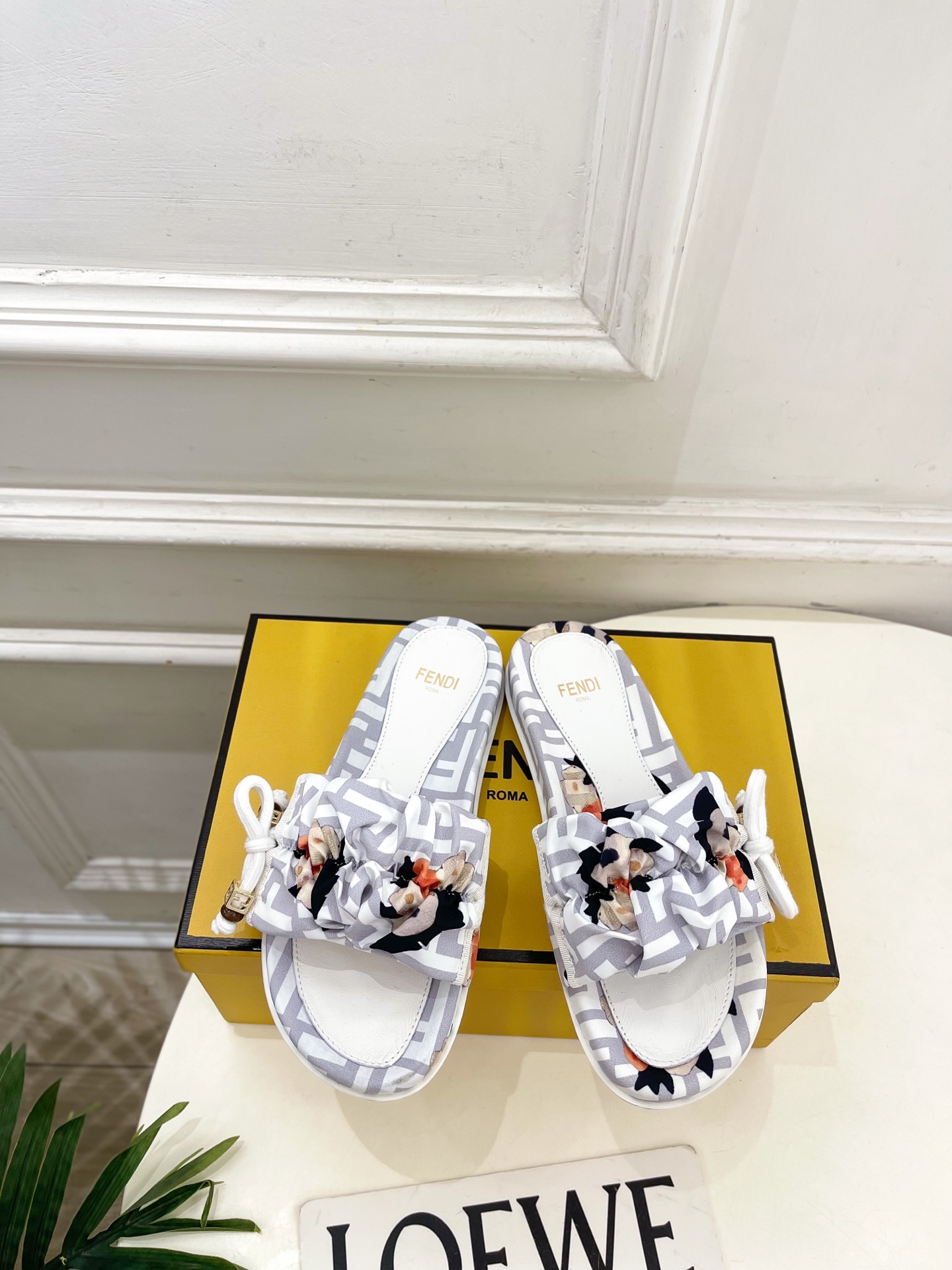 Fendi women's shoes 𝐅𝐄𝐍𝐃𝐈 | Fendi 26𝐬𝐬 — 1:1 Replica For Sale