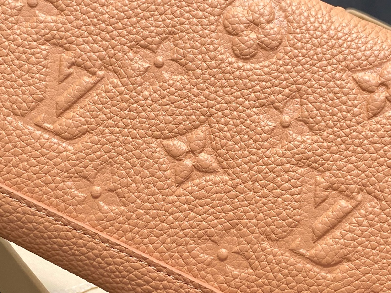 LV bag M27664 Sarah “ ” Series “ ” Maison Monogram Amplant LV 19 x 10 5 x 2 x x