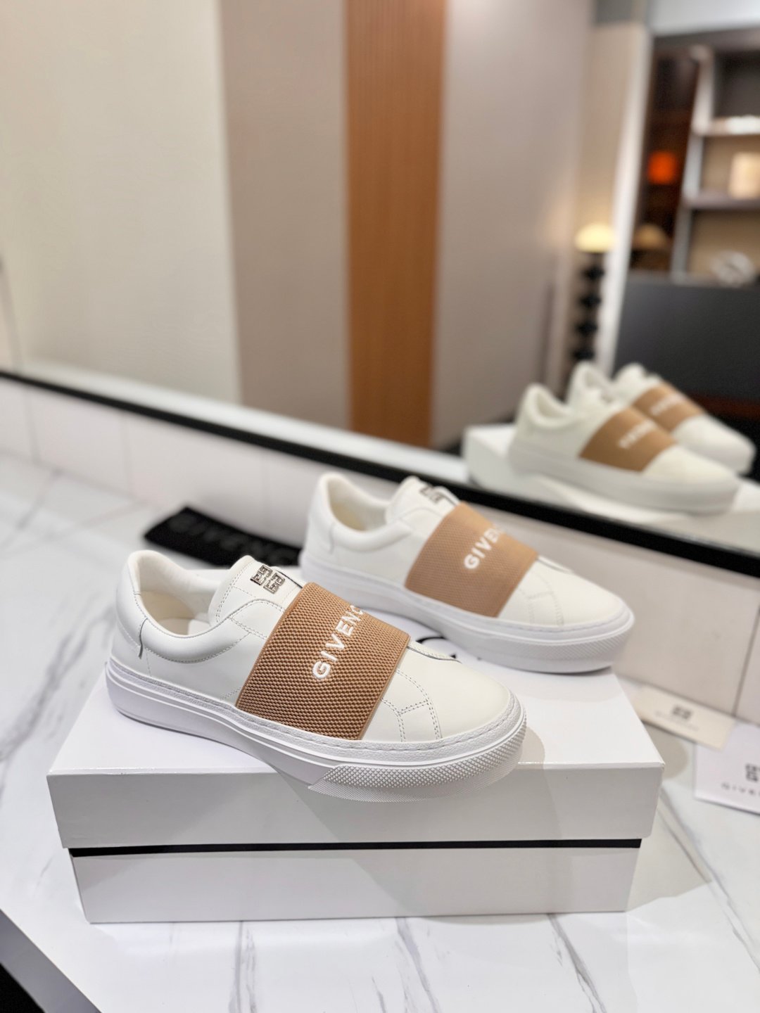Givenchy women's shoes ?? GIVENCHY ， ， ！！