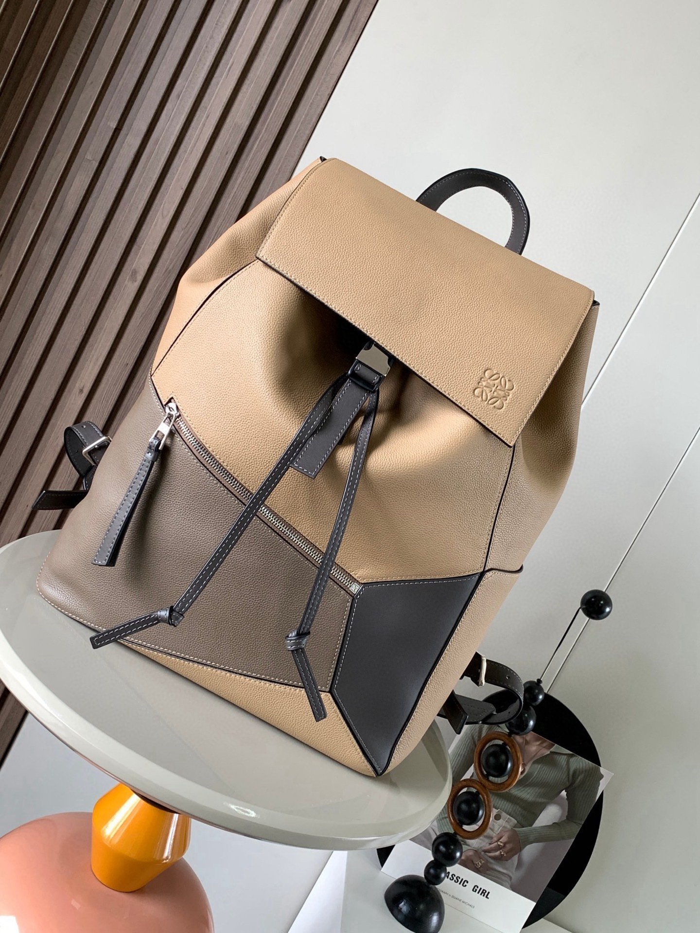 LOEWE bag LOEWE puzzle Backpack ， logo 。