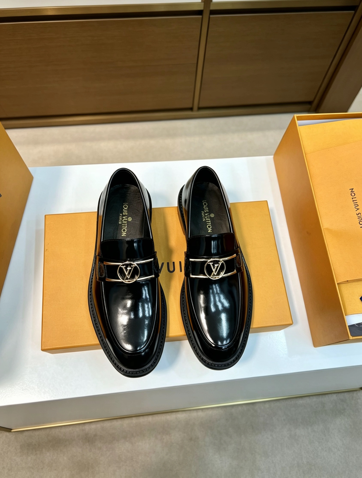 LV women's shoes Louis Vuitton LV 38-44 45.46 ¥ — AAA Quality Replica