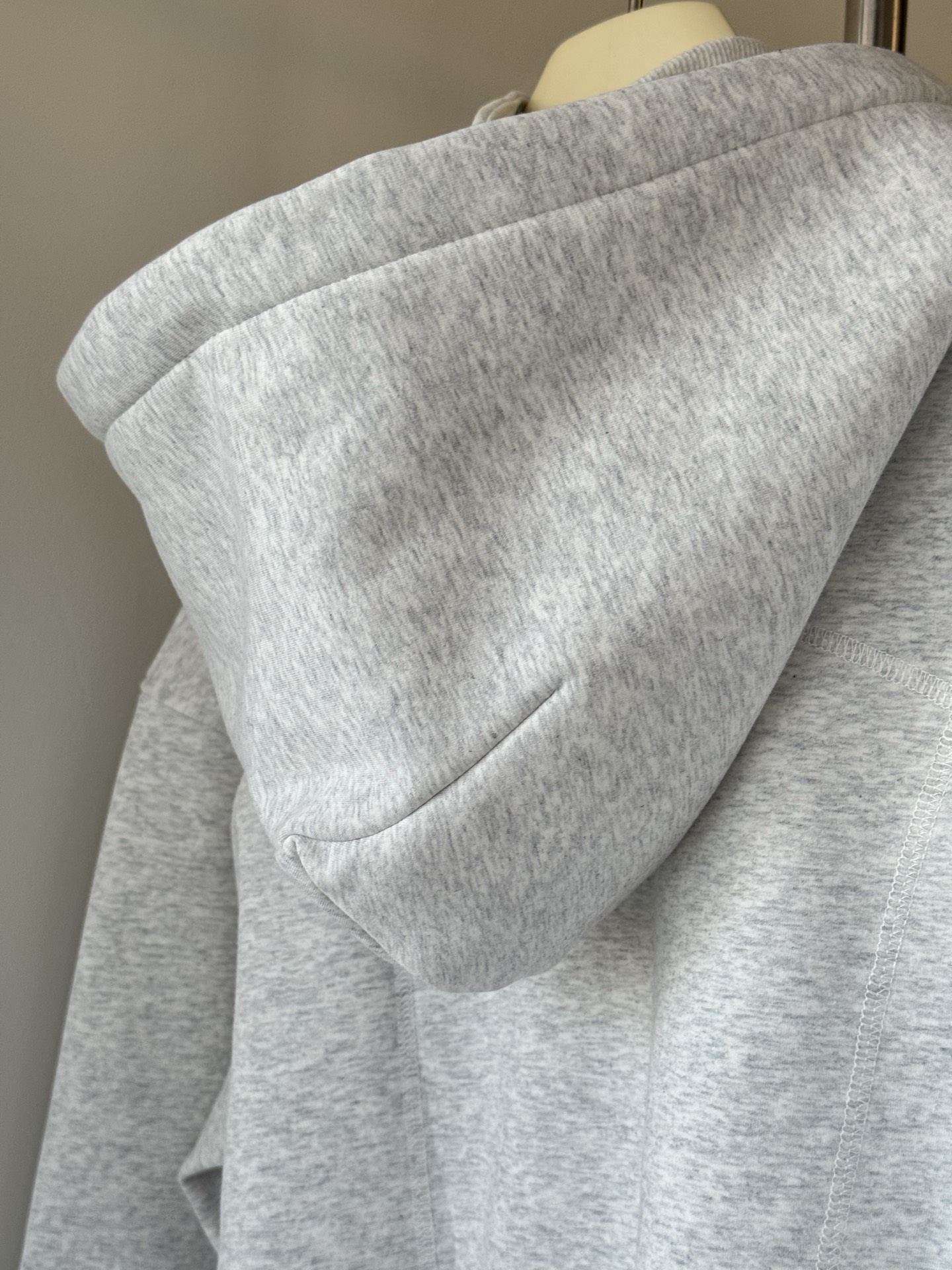 Lulu Jacket It’s just a disassembled hat, but the workmanship is already very, very complicated — AAA Quality Replica