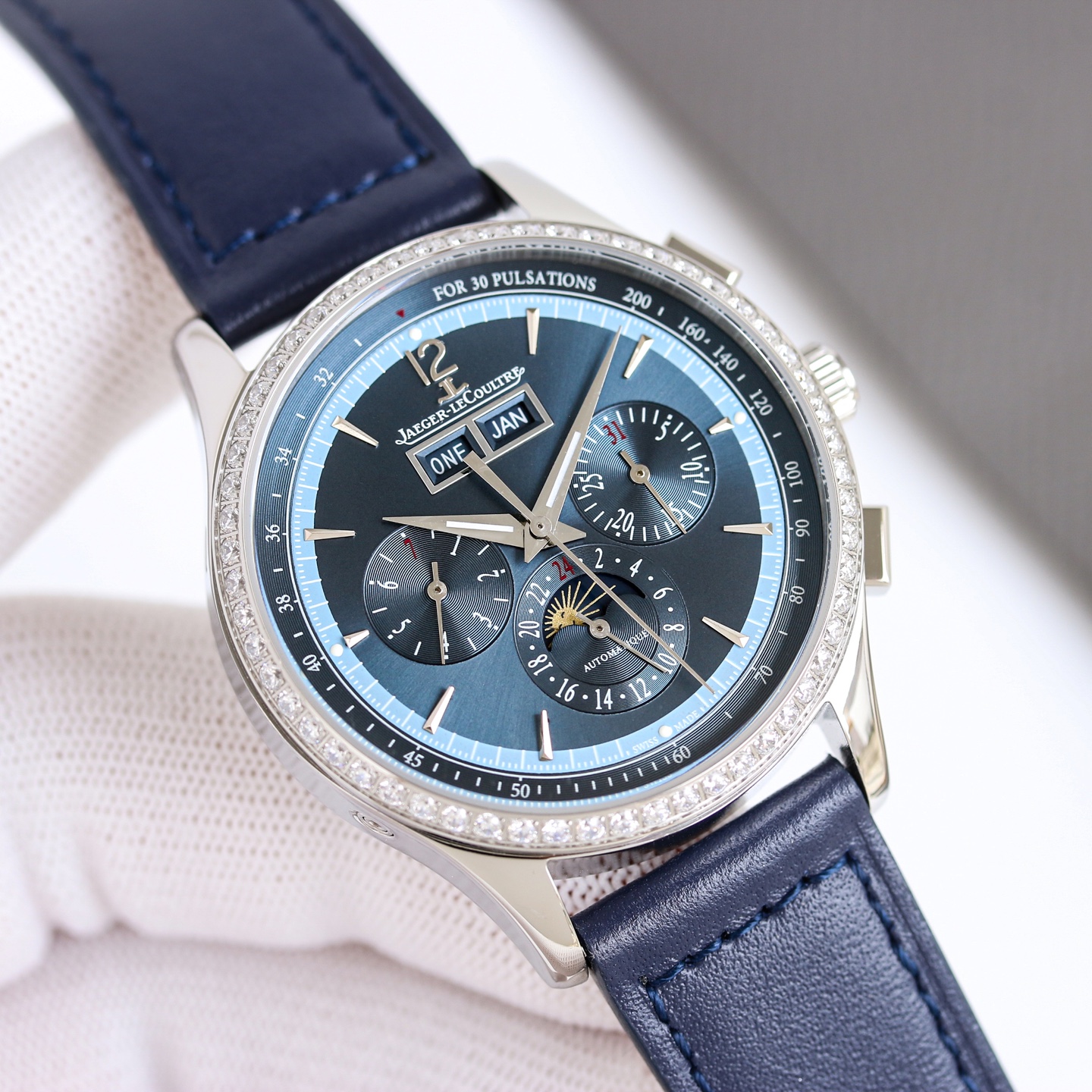 Jaeger-Le Coultre Watches V2 JAEGER-LECOULTRE (Jaeger-Le Coultre 4138420) — Premium Replica