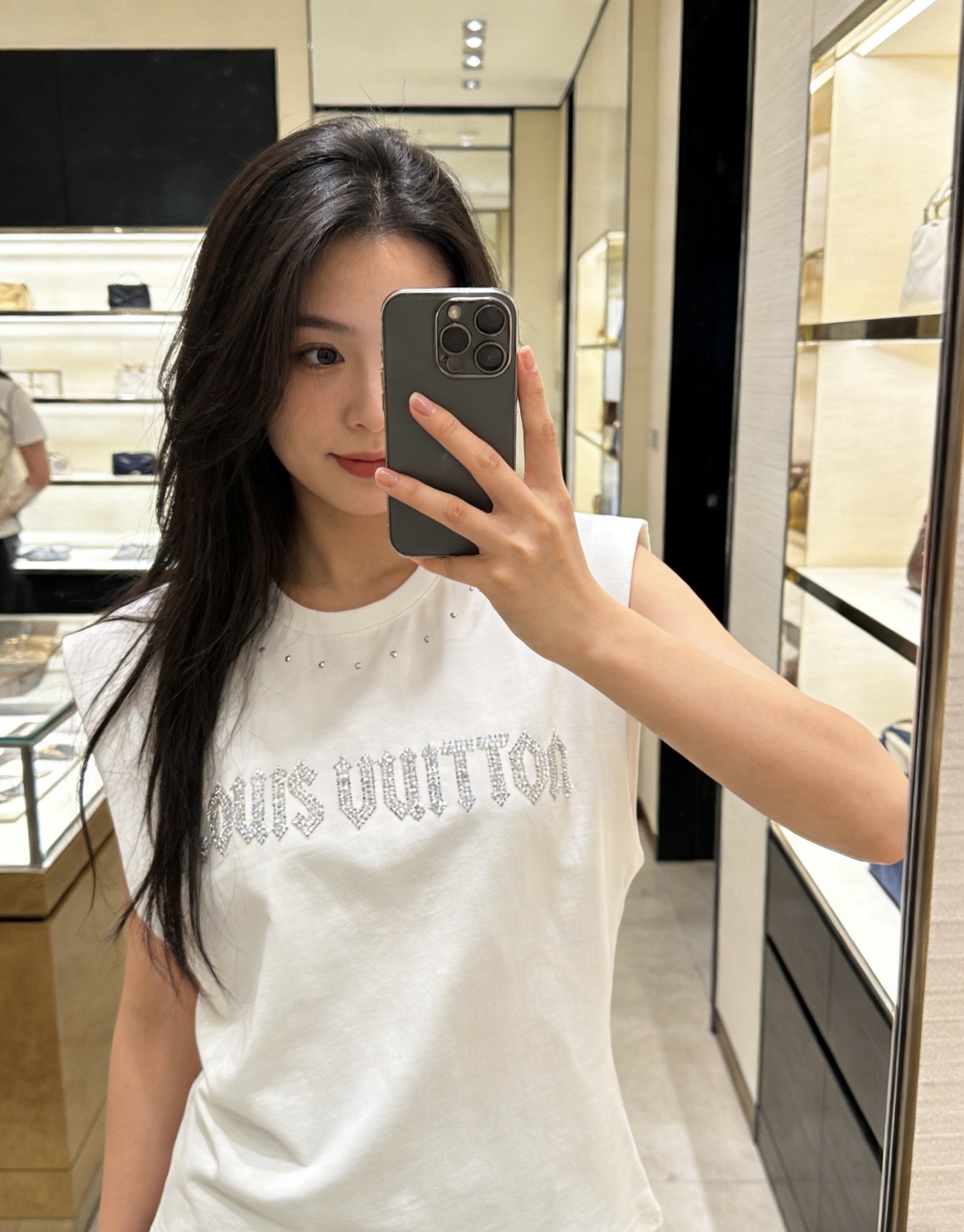 LV Women D26012842 LOUIS* LV New logo t 𝑺 𝑴 𝑳 M 46 88 59 — 1:1 Replica