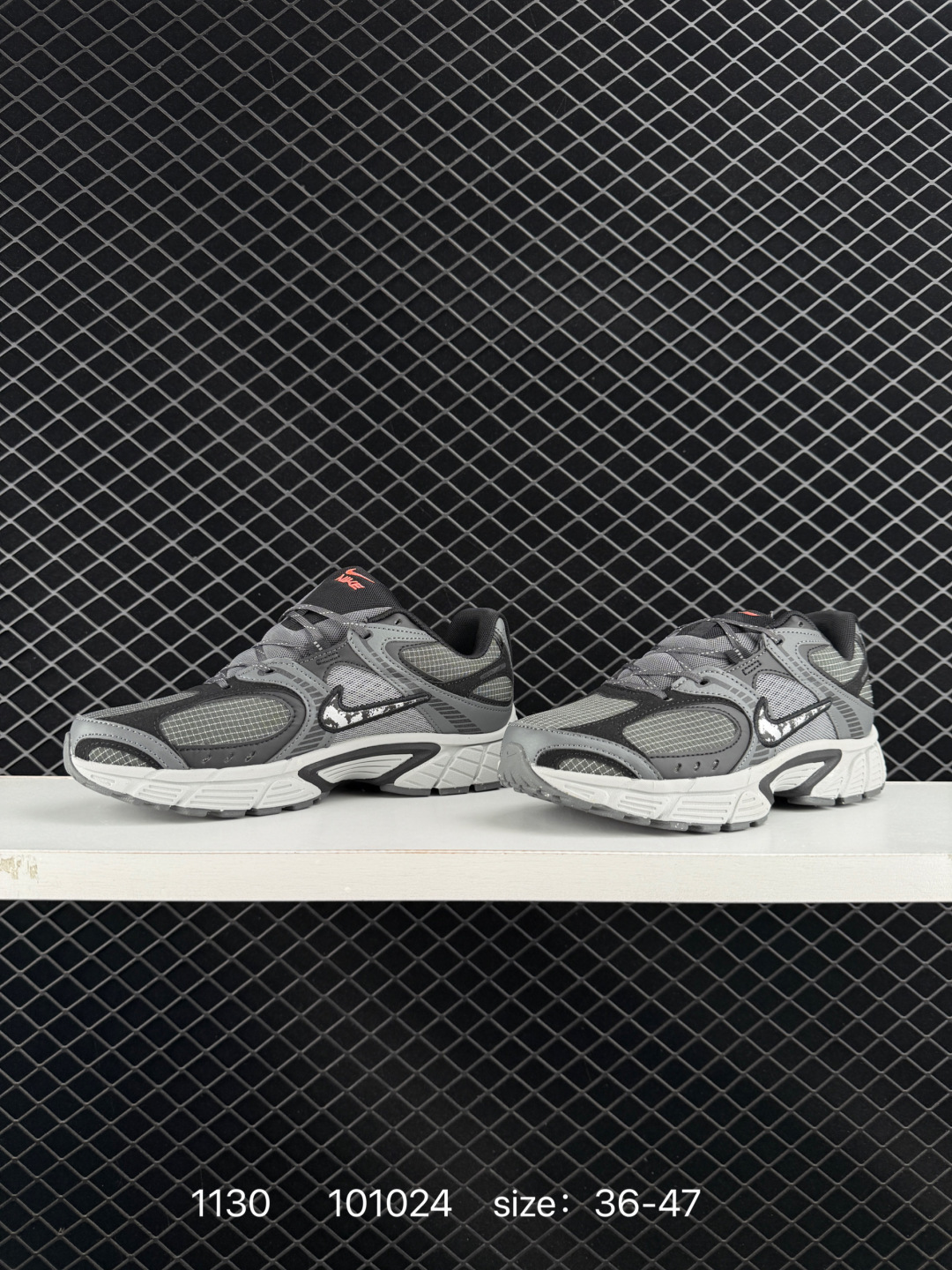 Nike V5 RNR SE Gray Black White 36-47 Running Unisex BS-73914