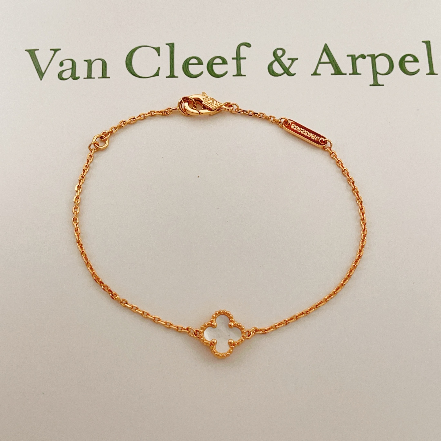 Van Cleef Arpels Pulsera Sweet Alhambra oro rosa de 18 quilates nácar 17cm