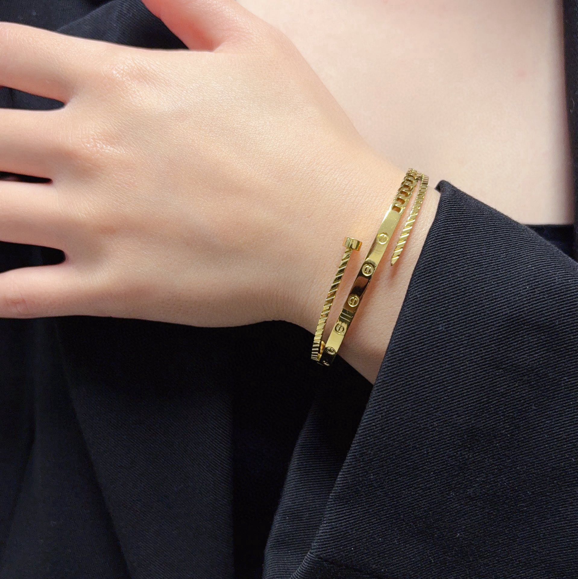 Cartier Jewelry Cartier 18k logo 360 — AAA Quality Replica