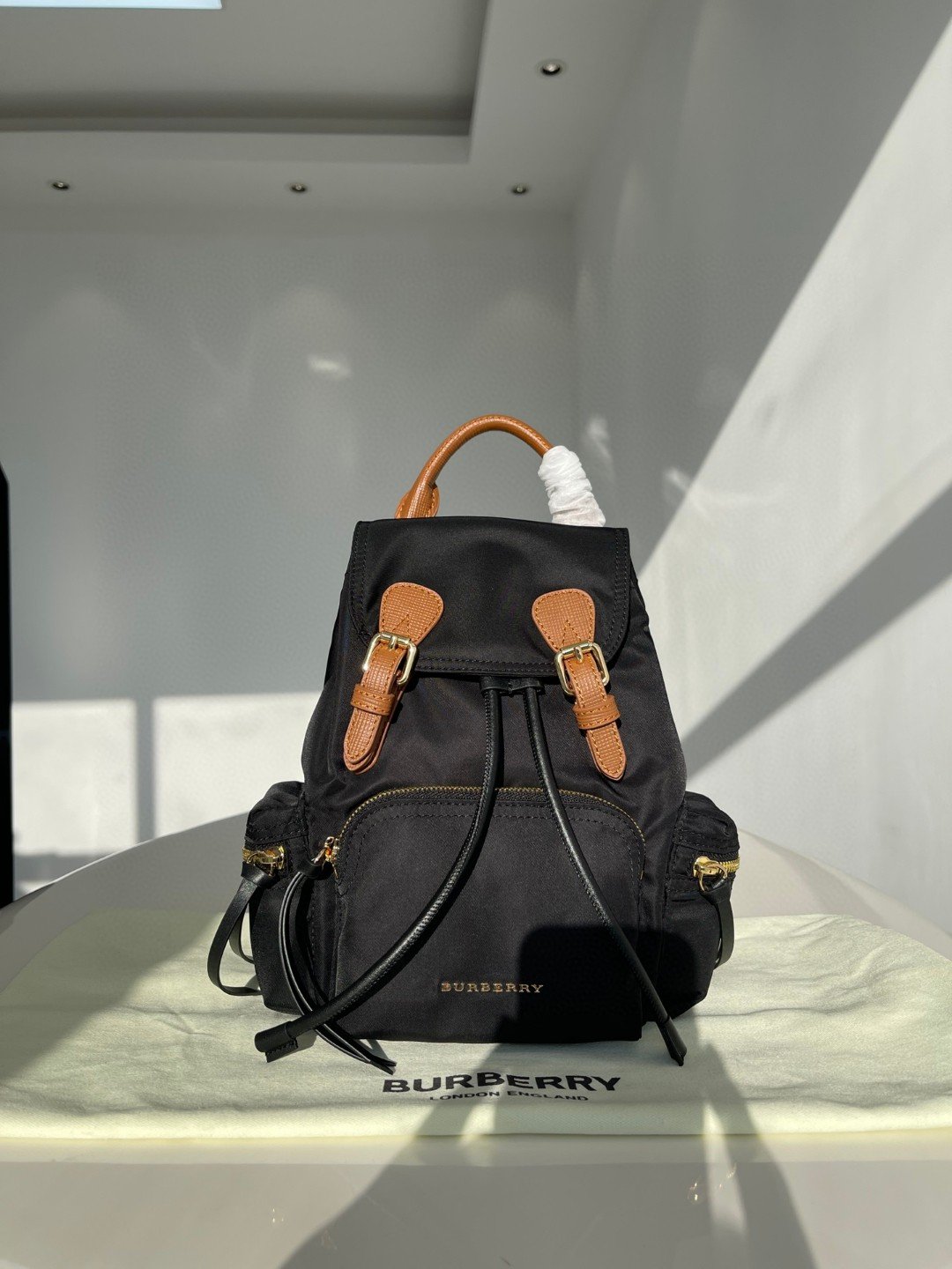 Burberry bag classic trumpet