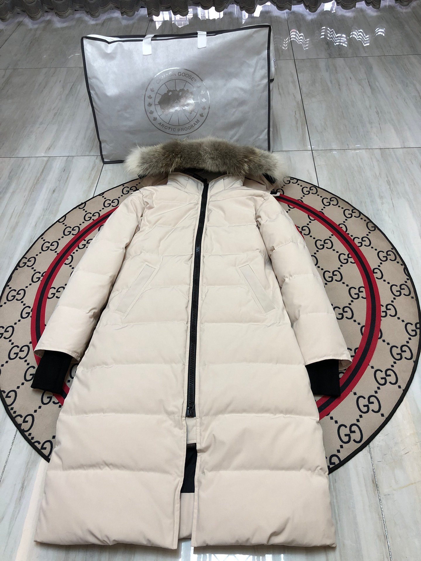 GOOSE down jacket Mystique 22