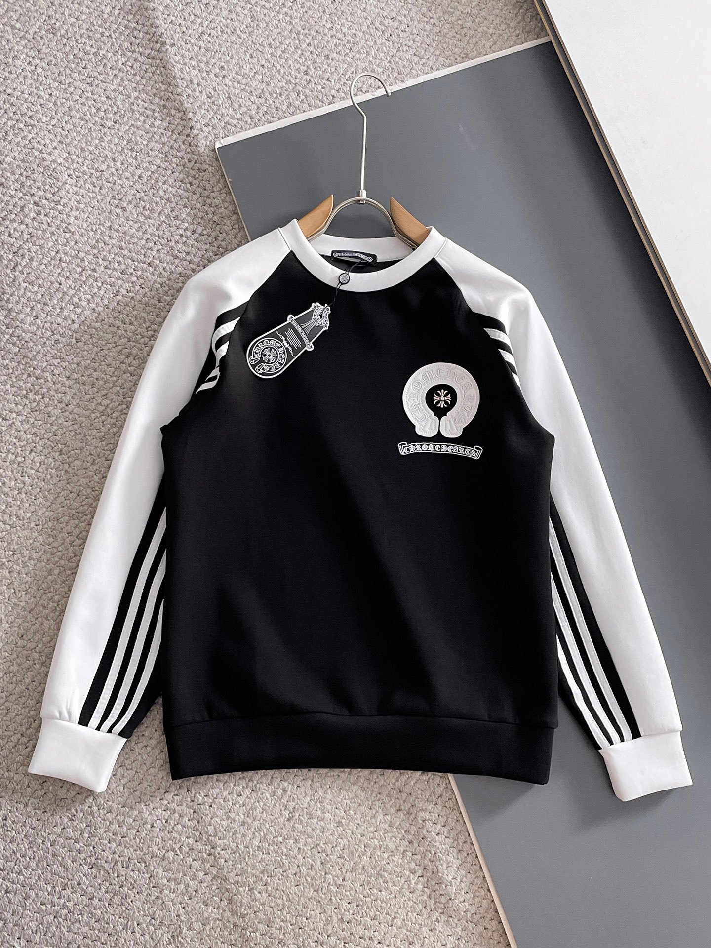 Chrome hearts men Crow Heart 2026 Autumn and Winter Men's letter logo pullover space cotton sweatshirt, classic OS version, simple yet stylish. Daily sports, leisure and business without pressure