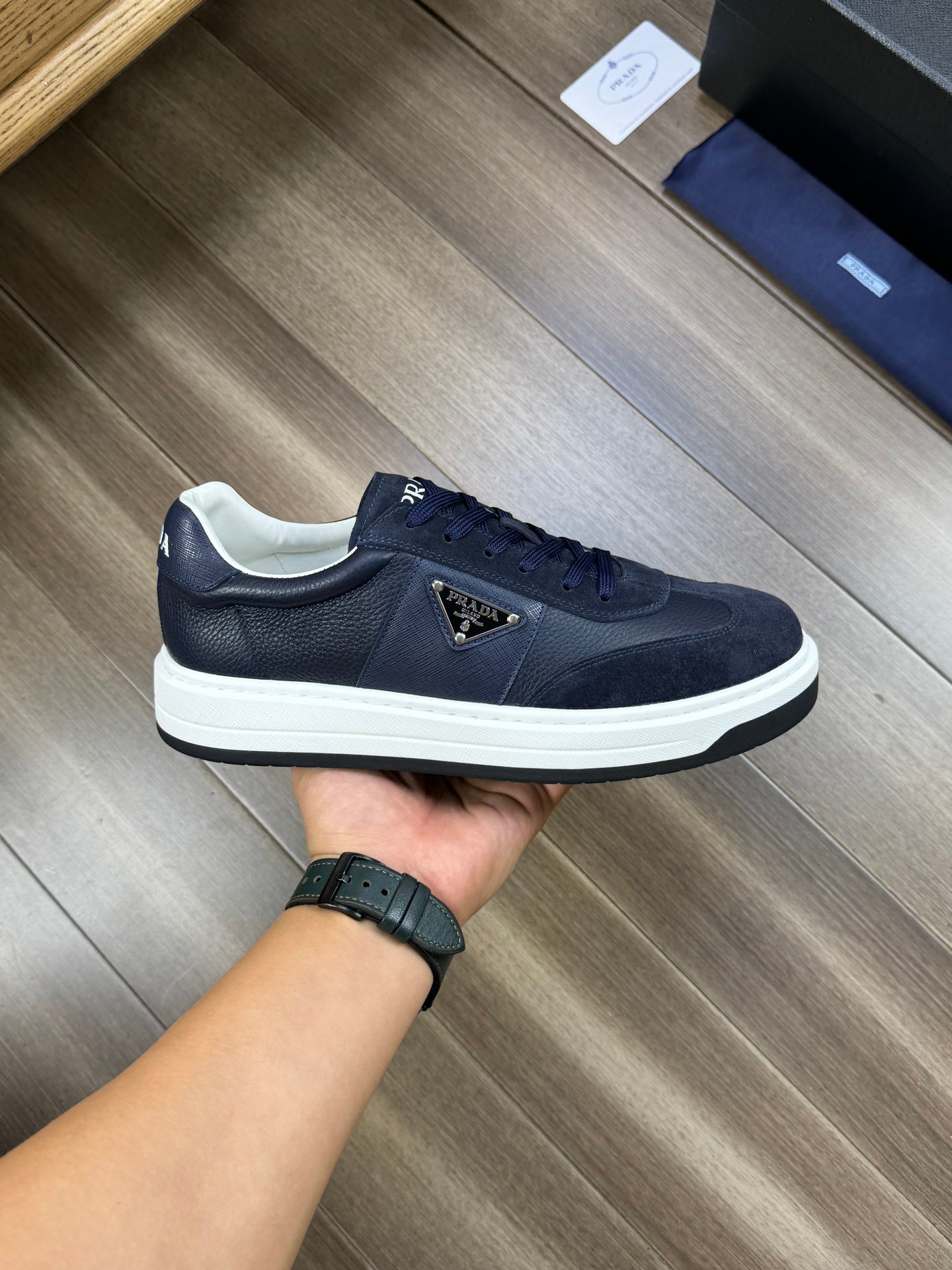 Prada shoe Please contact the homepage for this multi-color detailed picture and real-life video