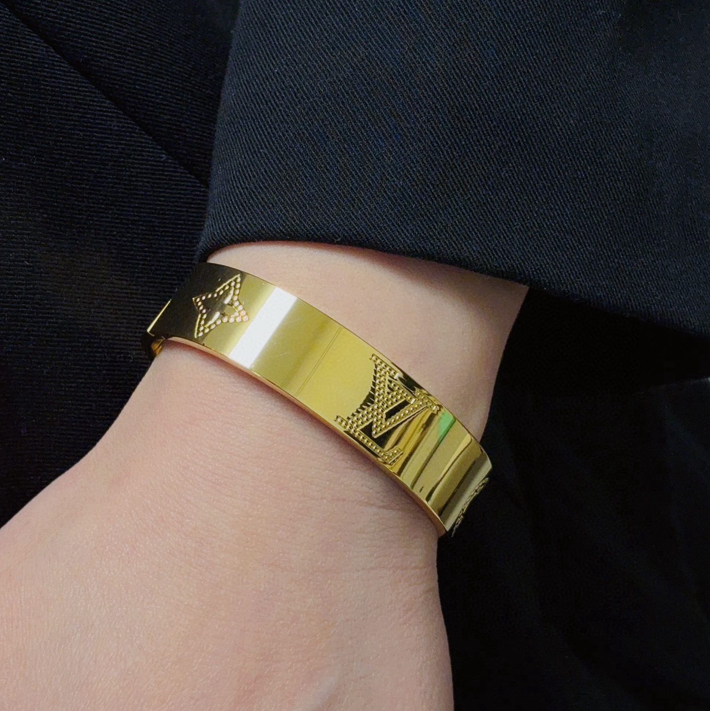 Louis Vuitton Jewelry New Arrival LV logo Louis Vuitton 14 K MM — 1:1 Replica