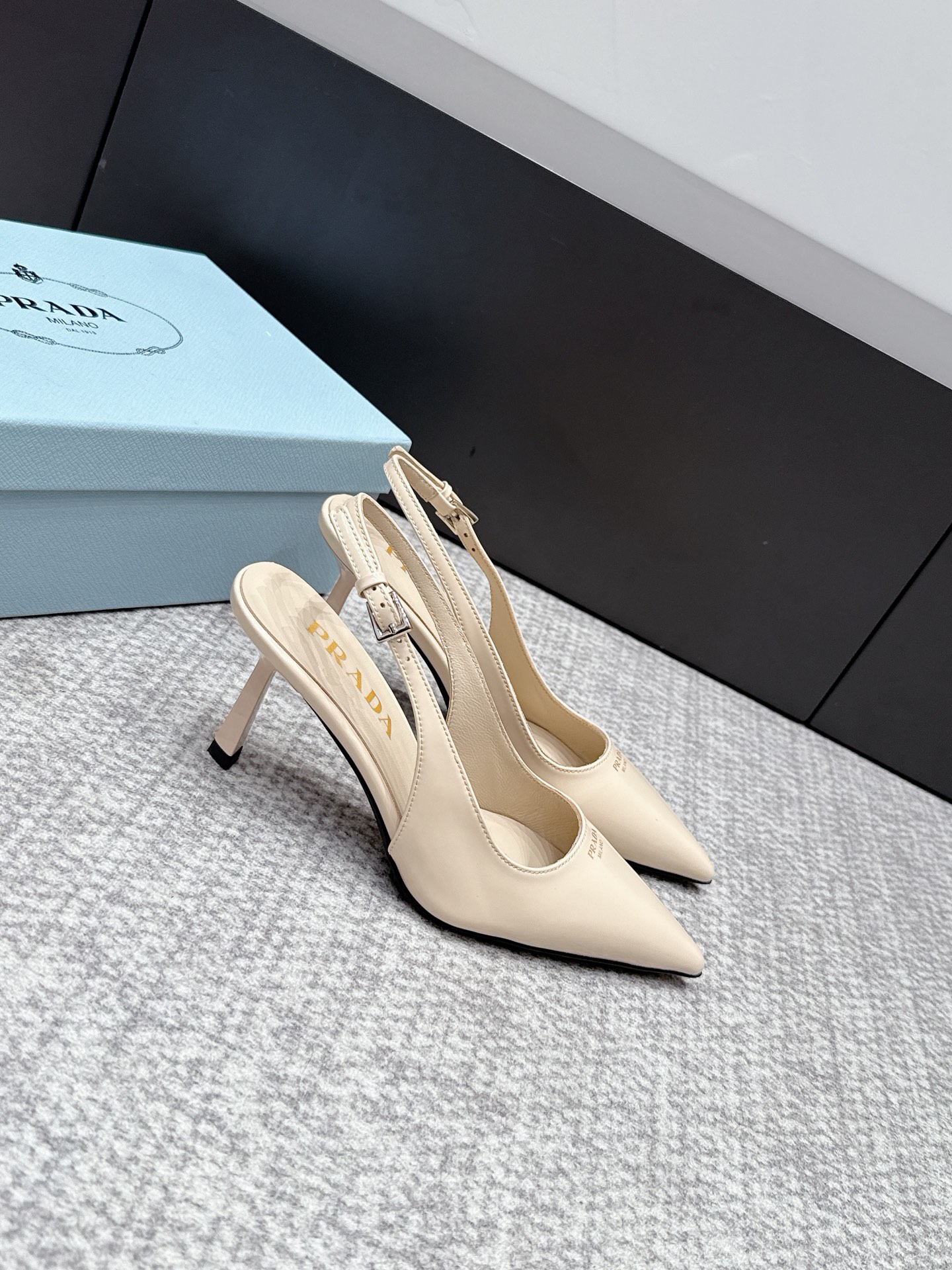 Prada women's shoes SSS launches Prada’s latest long boots, sandals, thin heels, empty backs, — 1:1 Replica For Sale