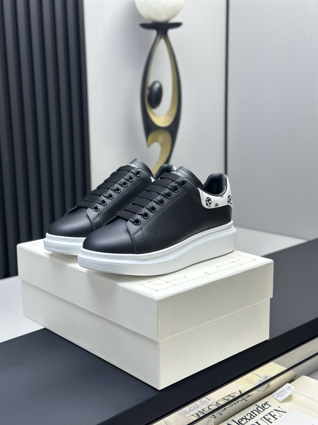 Alexander Mc Queen Women's Shoes Factory ¥ ( Top version ) Newly upgraded classic Mc Queen white — 1:1 Replica