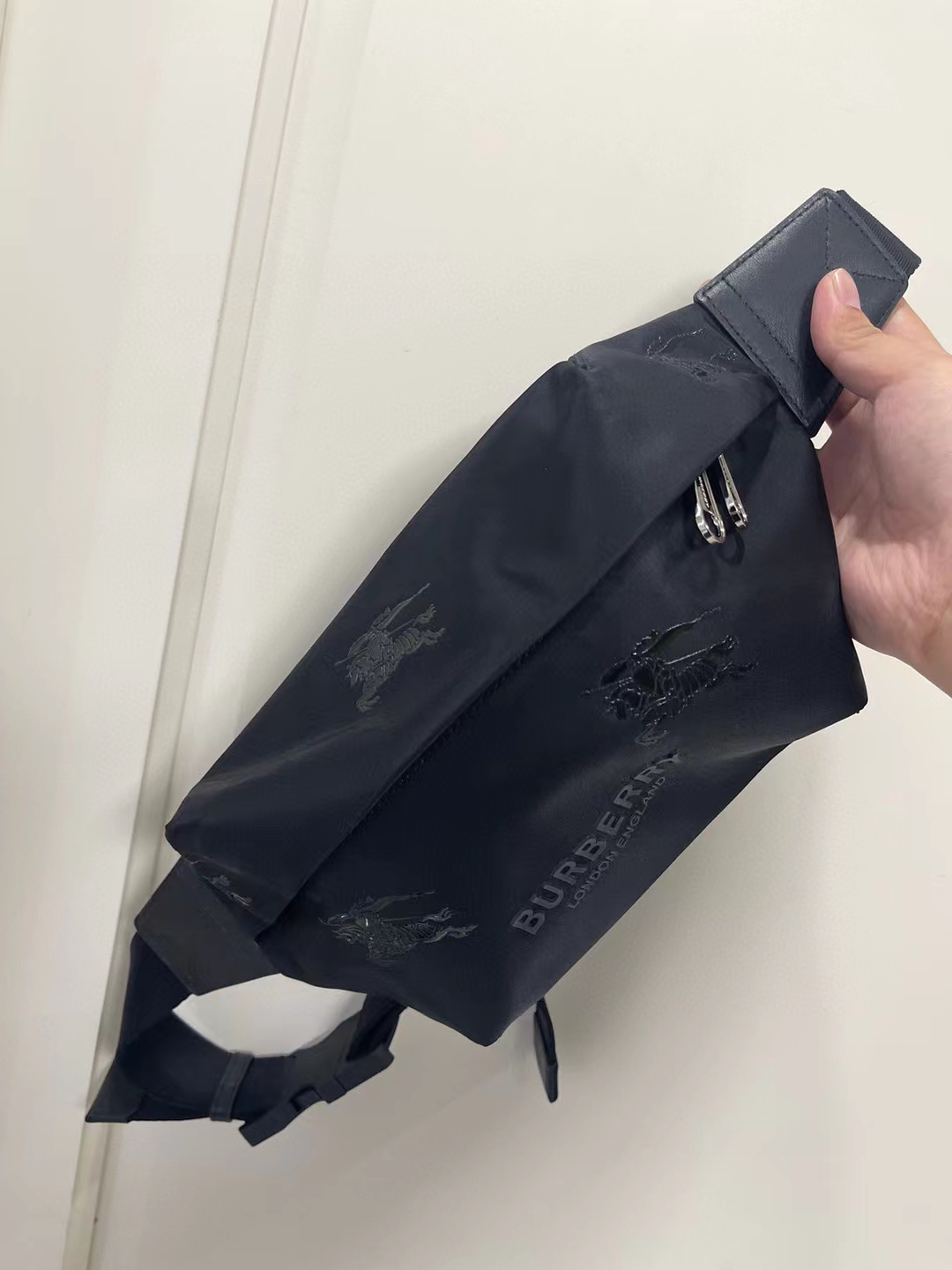 purse B’s pure original war horse chest bag has changed designers! Many of the next models will — AAA Quality Replica