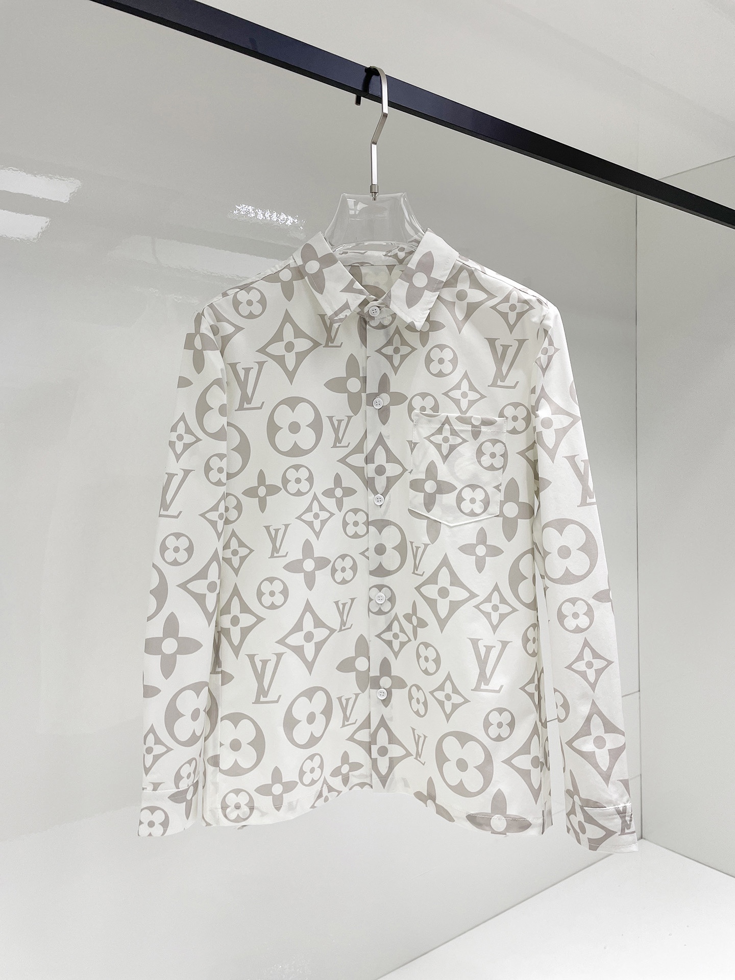 LV men Louis Vuitton LV 2026ss New M-3 XL