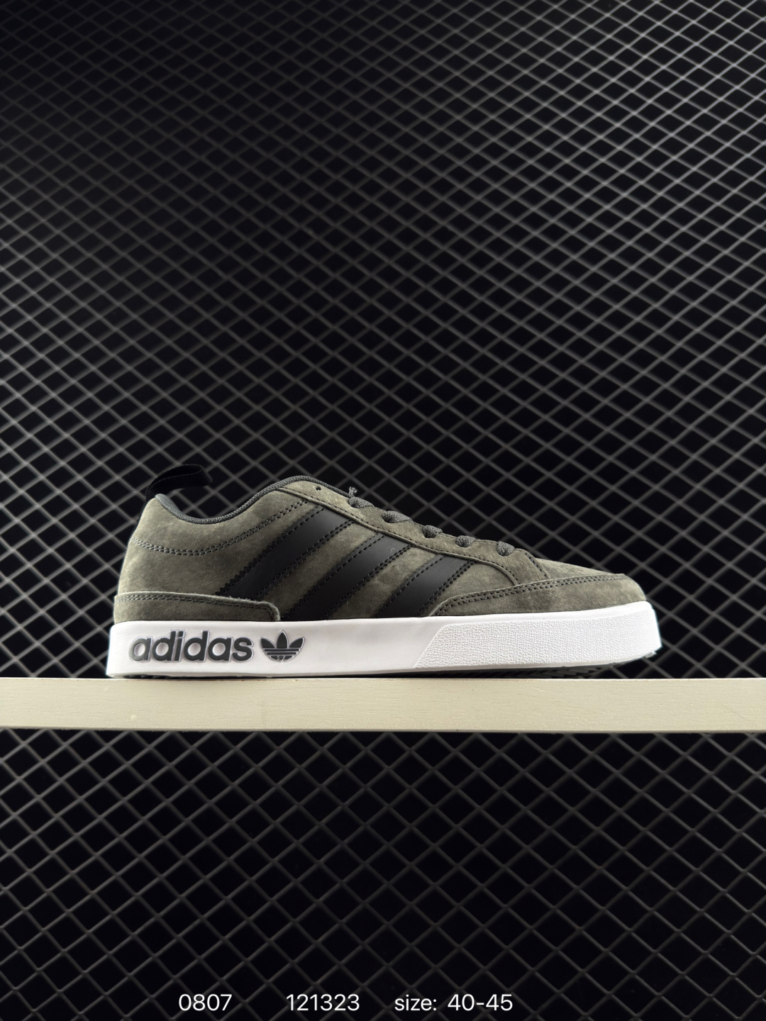 Other Adidas BASKETBALL 668376:40-45 121323 ¥ 115 — Premium Replica