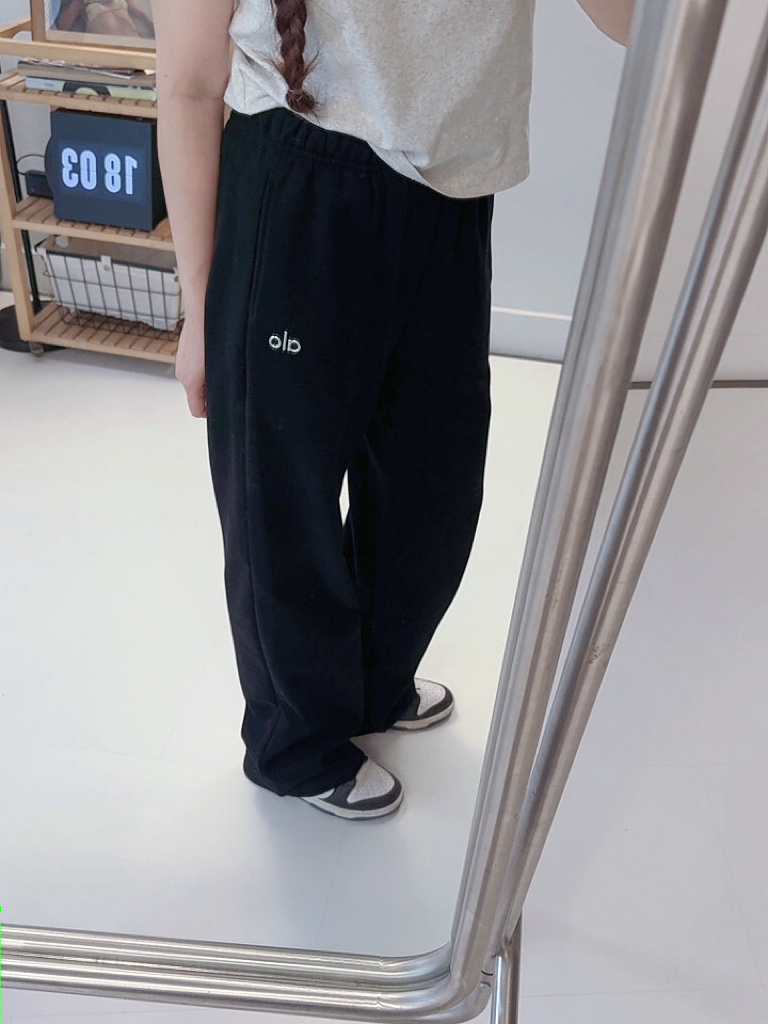 Alo Leggings Alo Accolade Straight Leg Sweatpant — 1:1 Replica For Sale