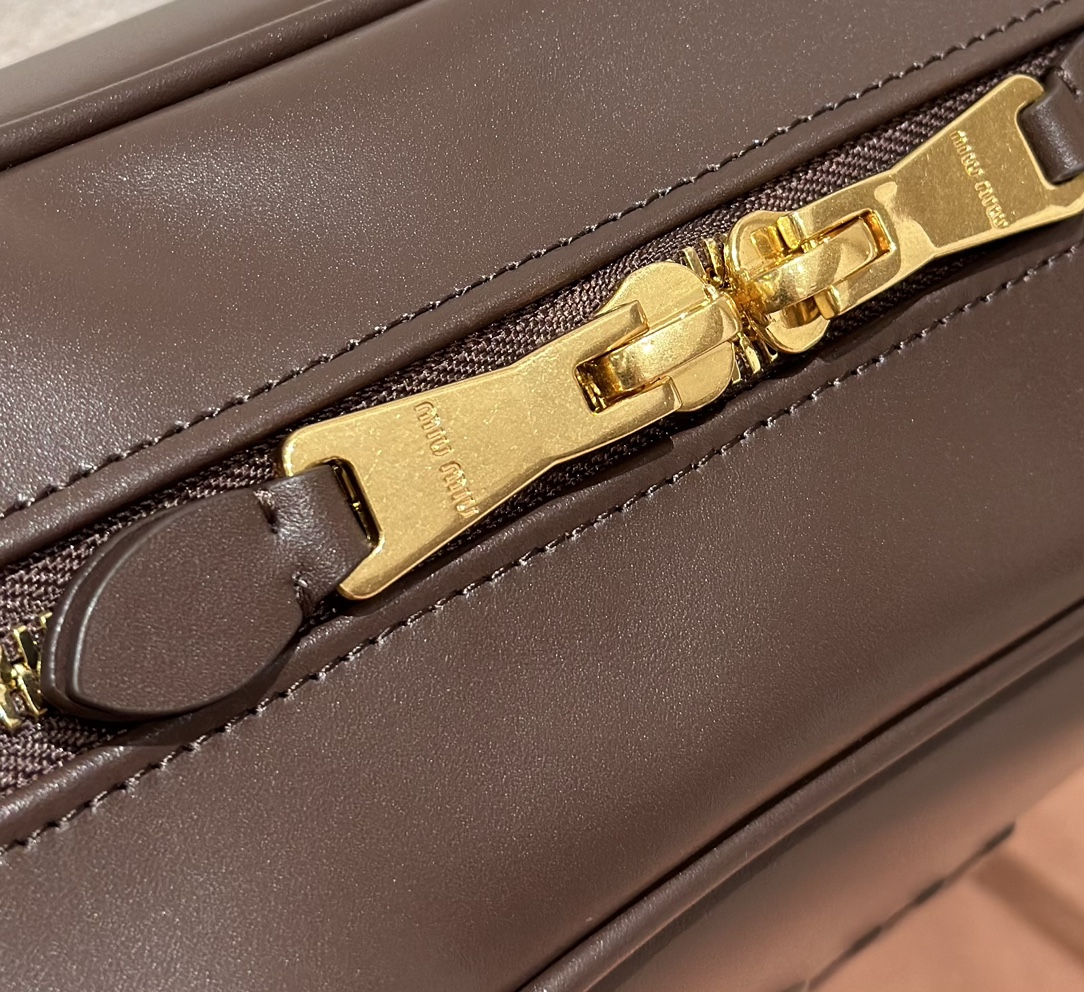 Briefcase photo 4