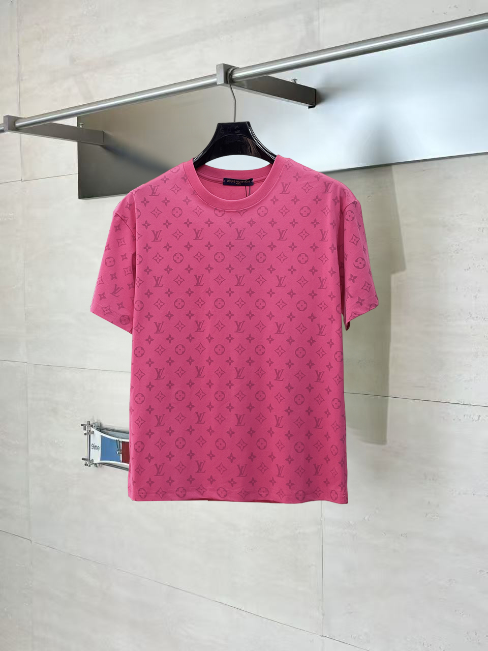 LV men LV 2026 New T logo 260. M-XXXL — 1:1 Replica