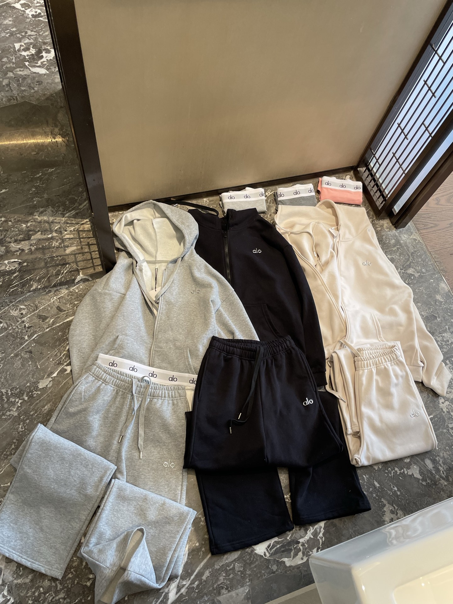 Alo accessories Paired with our suit, I can only say it is the best combination! — 1:1 Replica