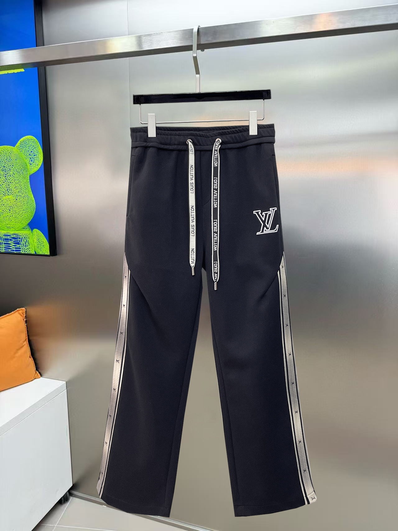 LV мужчины Louis Vuitton LV 2026 ЛОГОТИП M 3 XL