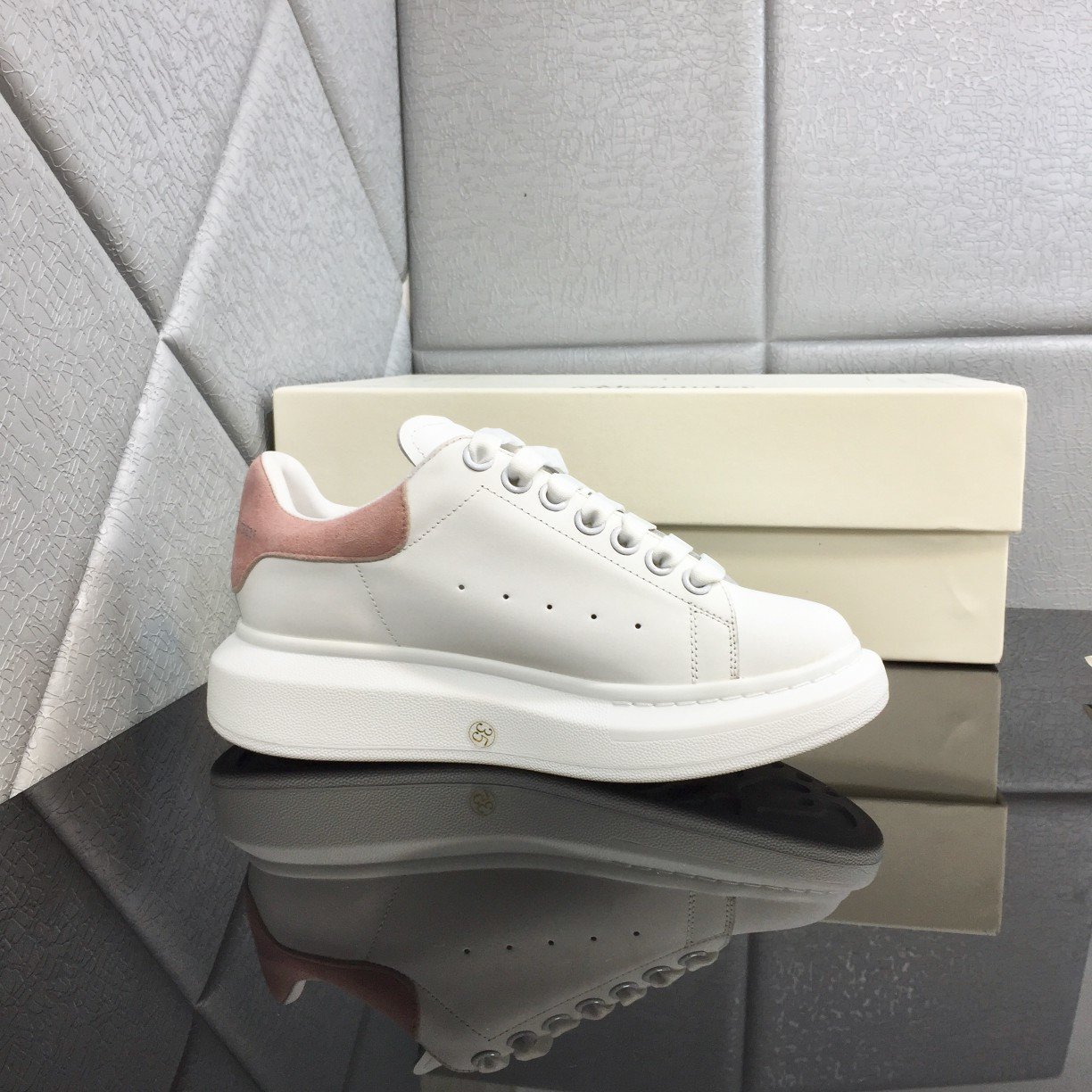 Alexander McQueen Shoes Top version couple style