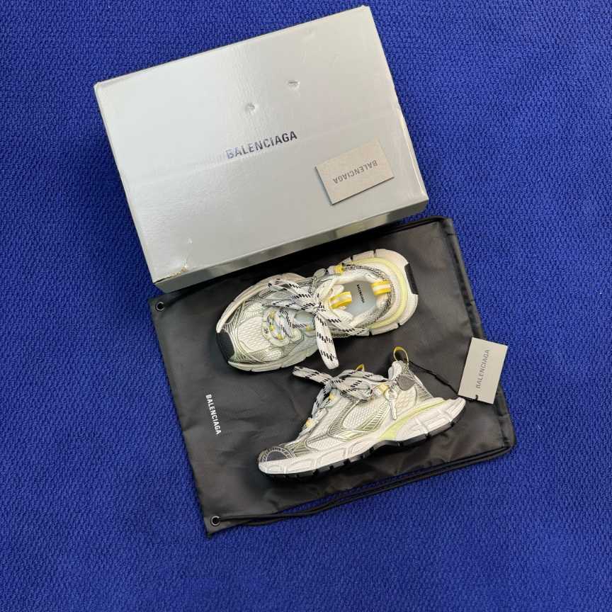 XA BALENCIAGA 3 XL Charm 3 XL 3 M 734734 W3 XCN9711 — 1:1 Replica